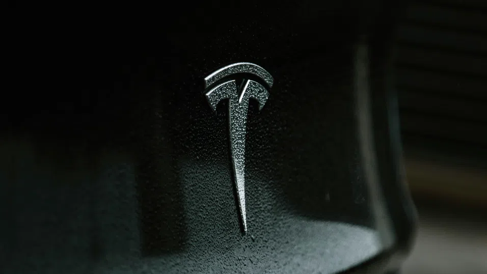 Заблудата в цената: Прогнозите на Мъск се сблъскват с пазарната реалност на Tesla