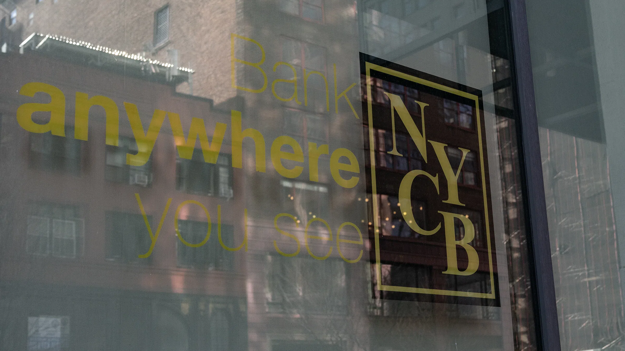 NYCB е в криза. Ще се повтори ли кошмарът на банковия сектор в САЩ