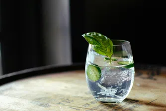 Метод, подобен на ЯМР сканирането, най-сетне разкрива какво се съдържа в истински качествения джин. Благословия или проклятие е това за нерегулираната индустрия, опиянена от иновациите?