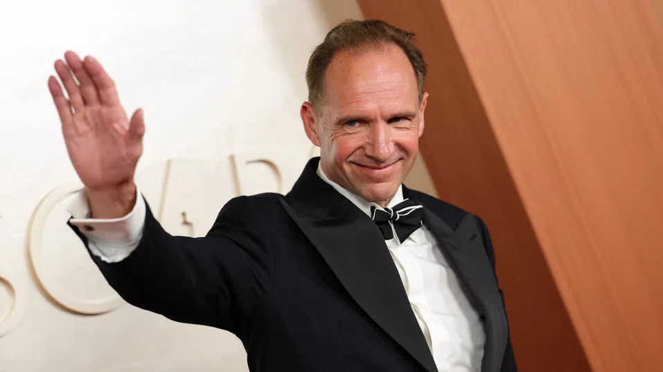 Ралф Файнс дебютира като оперен режисьор в Париж с руска класика