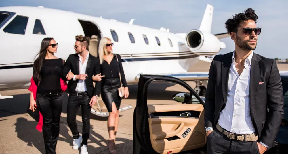 Искате да изглеждате като милиардер? Социалните мрежи са тук, за да помогнат