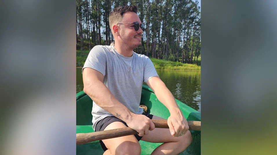 Внукът на Фидел Кастро демонстрира охолство, докато Куба е в криза