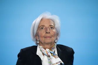 Основният лихвен процент по депозитите остава 2% за трети пореден път, като последното понижение беше през юни. Според някои икономистът цикълът на облекчаване в паричната политика е към края си или е приключил