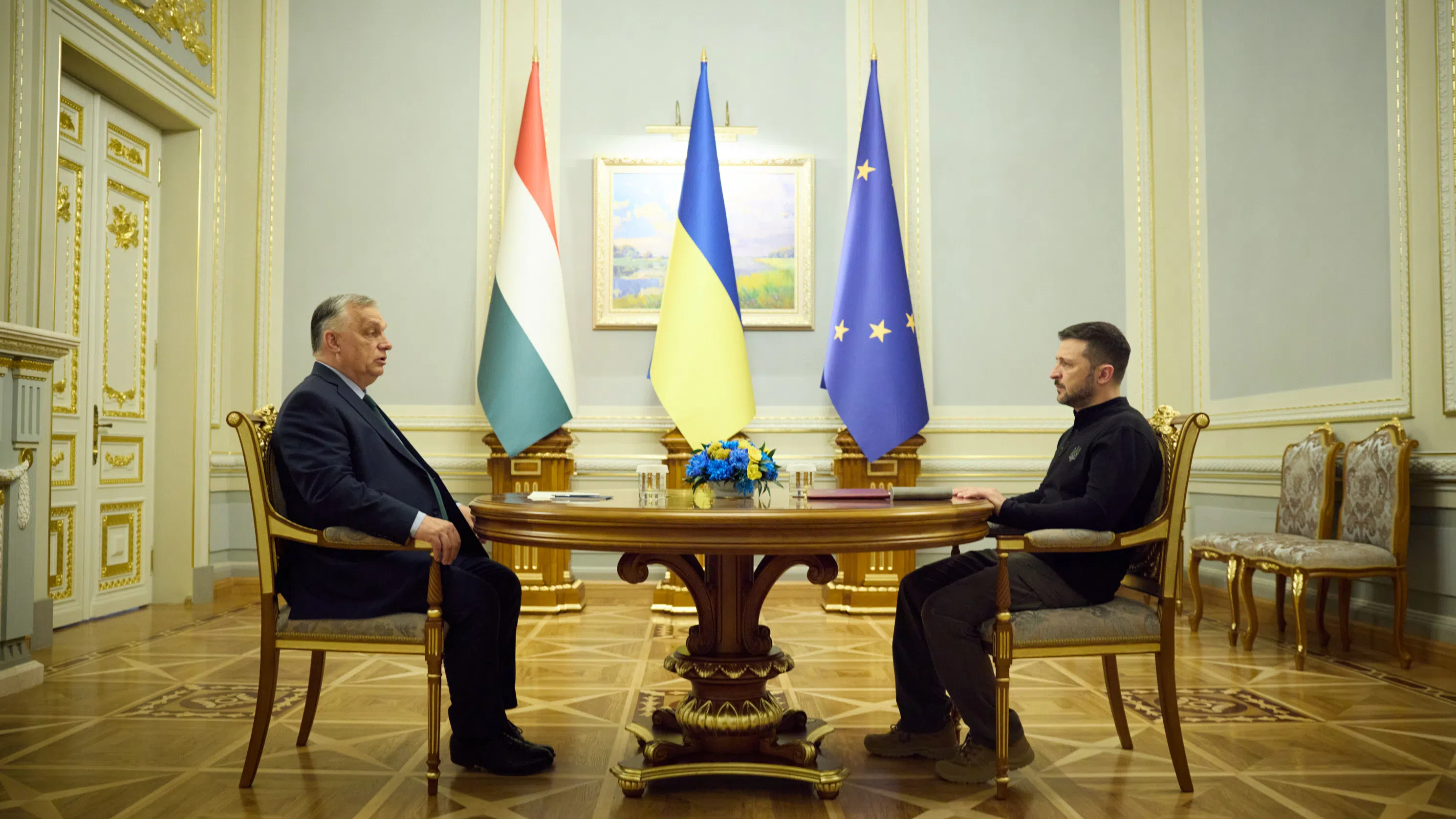 Какво се крие зад изненадващата визита на Орбан в Украйна