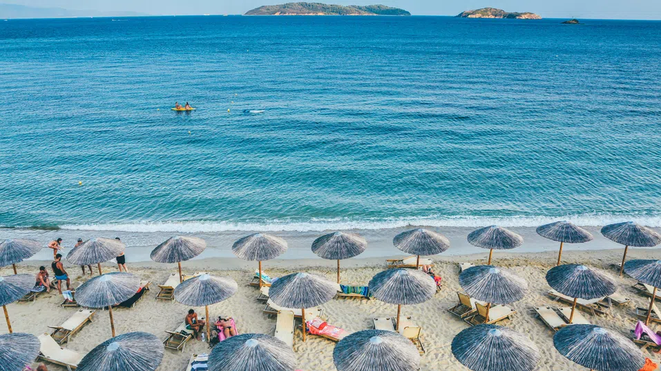 Един ден плаж повече: Обиколките на гръцките острови стават по-бързи и по-евтини