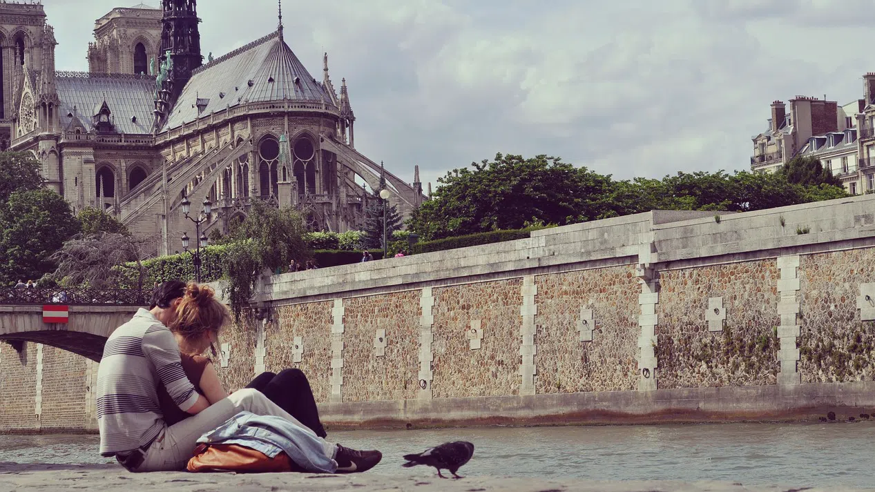 Скъп, мръсен и шумен: Трябва ли поне веднъж в живота си да посетим Париж