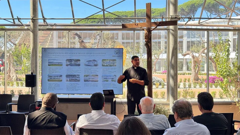 Фермери от Ватикана: Папа Лъв XIV открива център за биологично земеделие