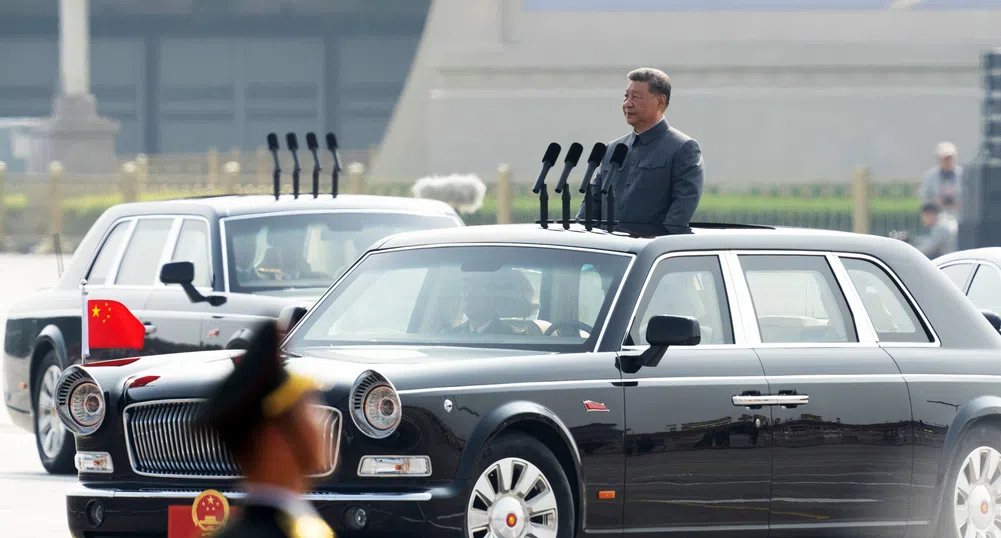 Си Дзинпин приветства „неудържимия“ Китай, докато светът е изправен пред „мир или война“