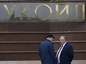 Бургаската рафинерия на „Лукойл“ се оказва част от многомилиардна сделка между Вашингтон и Москва