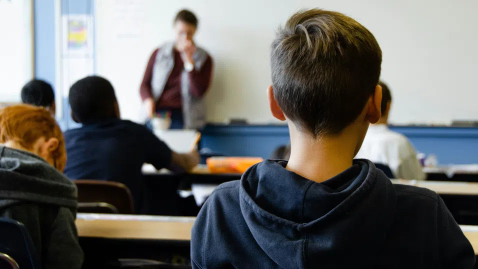 Без телефон в училище - забраната може да влезе в сила от януари