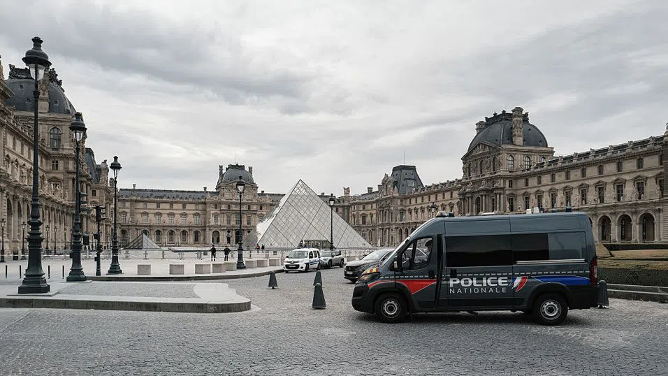 Парижката прокуратура: Обирът в Лувъра не е свързан с организираната престъпност