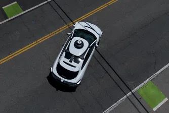 (Не)любезният Jaguar: Автономните коли на Waymo вече се държат като таксиметрови шофьори