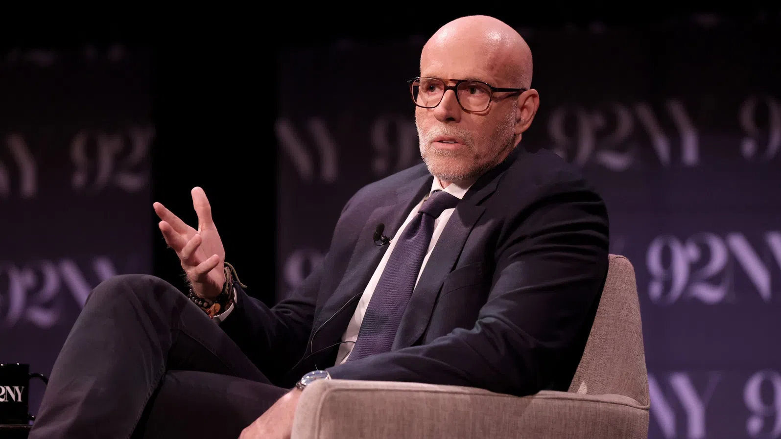 „Формира се нов вид асексуален, асоциален мъж“: Писателят Скот Галоуей за пренебрегвания пол