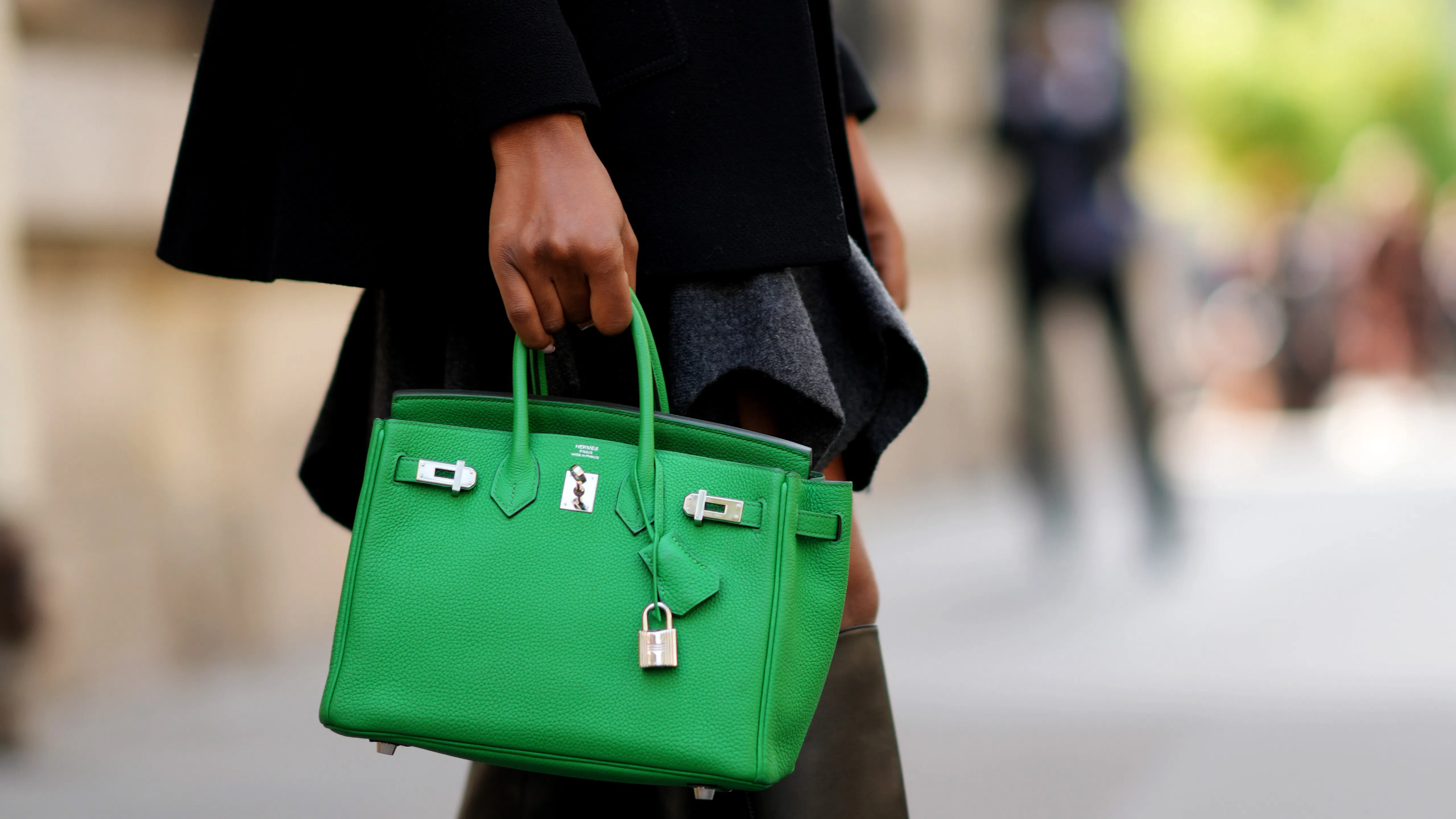 Силното търсене на чанти Birkin и Kelly повишава резултатите на Hermès