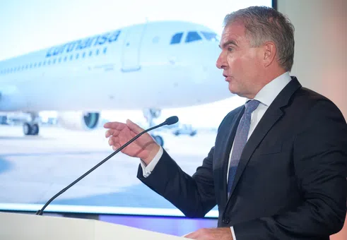 „Mr. Lufthansa”: Карстен Шпор не изпуска фокуса към растеж в турбулентни времена за авиоиндустрията