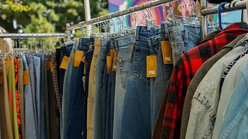 След години диверсификация от Китай: Митата изтриват усилията на Gap, Levi’s и Nike