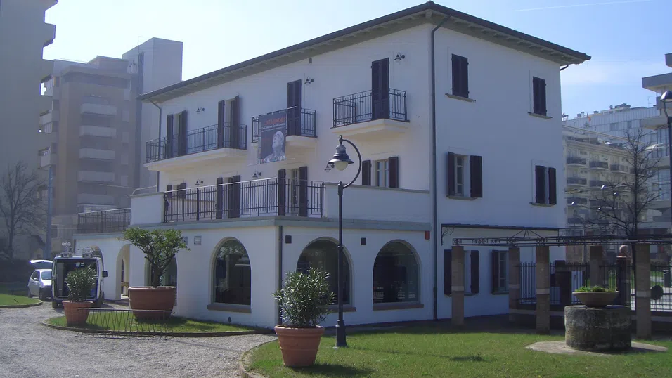 Италиански общински съвет купи вилата на Мусолини, за да я предпази от „фашистки носталгици“