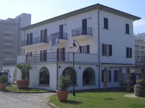 Италиански общински съвет купи вилата на Мусолини, за да я предпази от „фашистки носталгици“