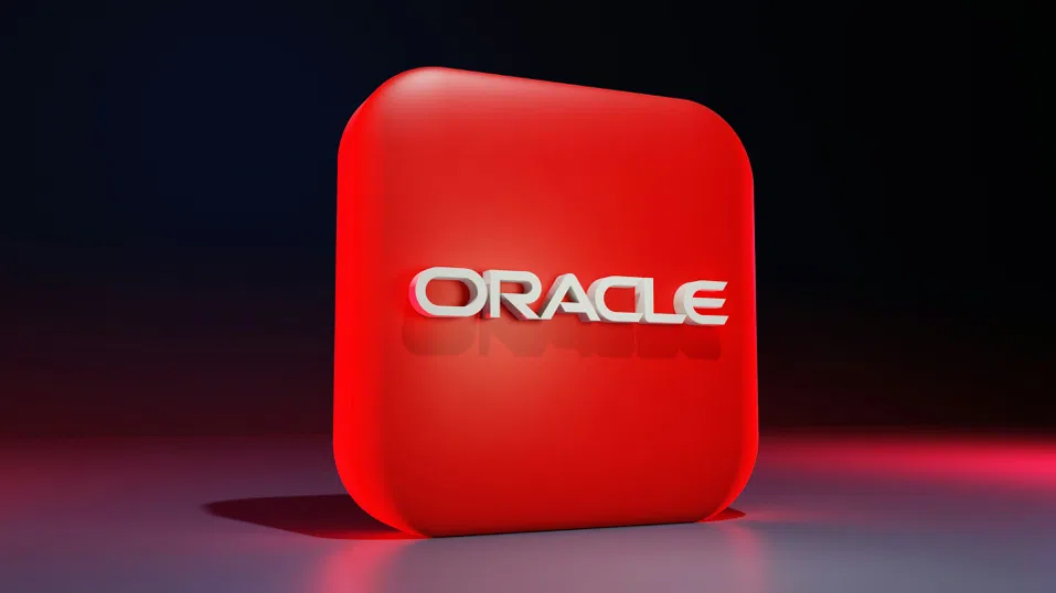 Отломки от въздушно прехващане са ударили сградата на Oracle в Дубай