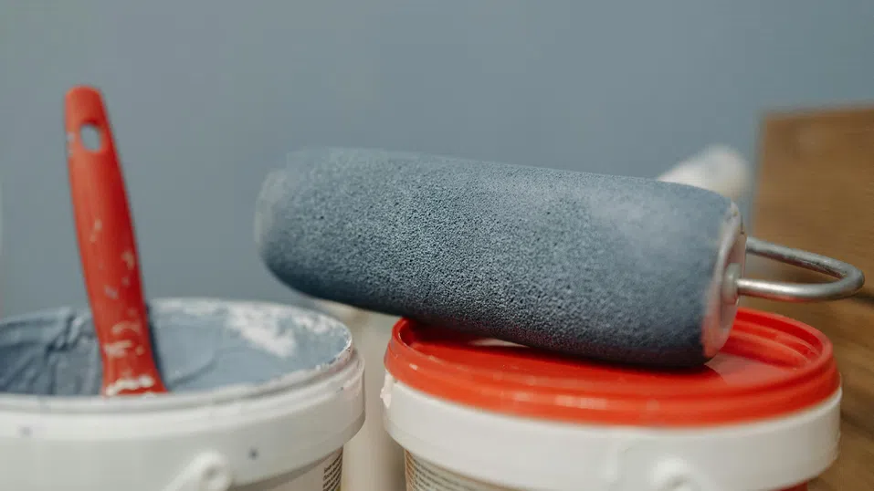 Боя, формулирана с AI, охлажда сградите и намалява разходите за електроенергия