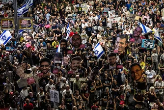 Пропагандни видеоклипове показват лошото състояние на пленниците и предизвикват обществено недоволство. Лидерите на “Хамас” твърдят, че кадрите отразяват глада в анклава.