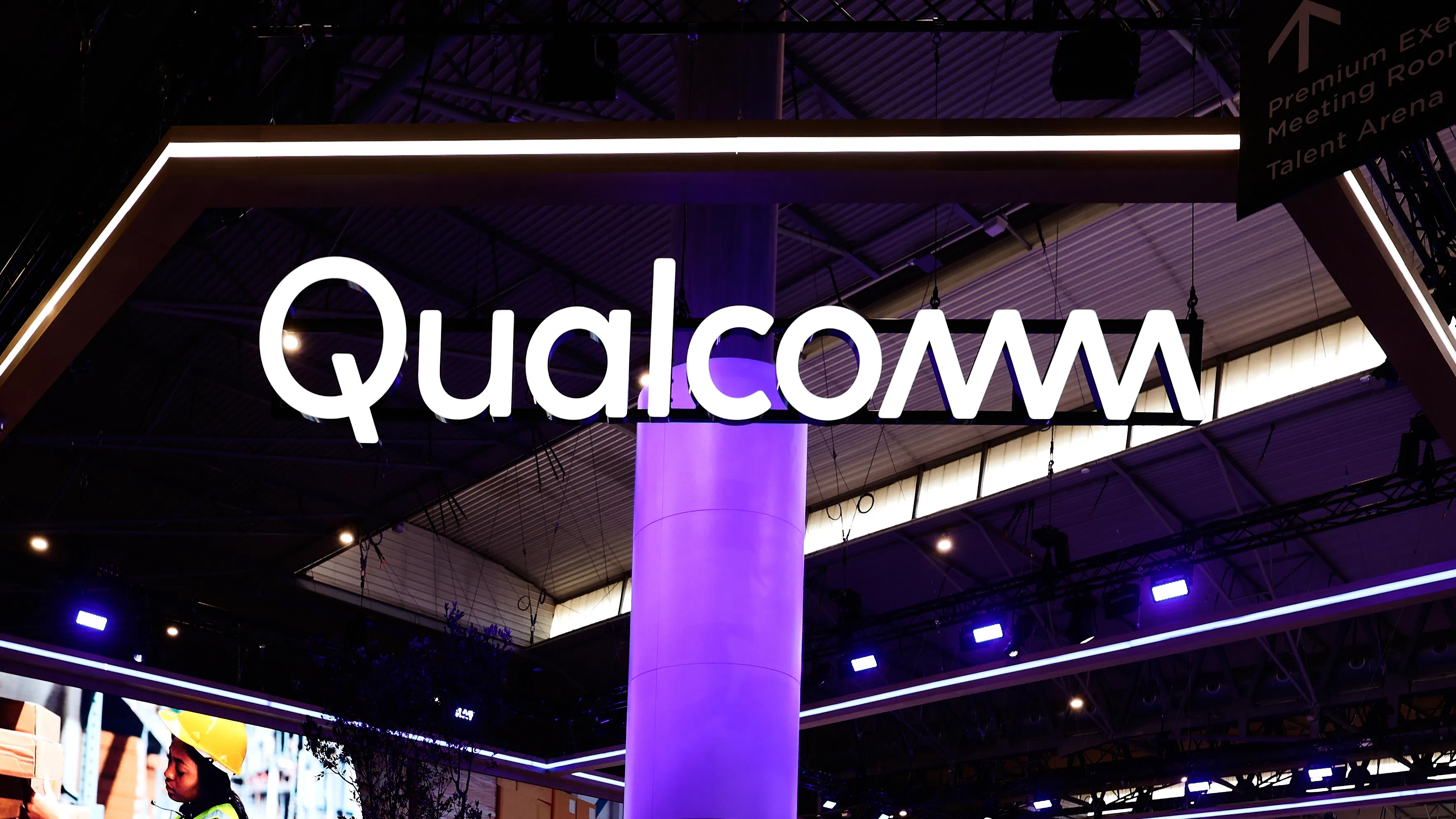 Qualcomm предизвиква Intel и AMD с нов AI чип за лаптопи