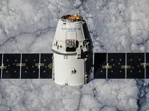 Милион спътника в орбита? Планът на SpaceX поставя нови въпроси за бъдещето на космическата инфраструктура