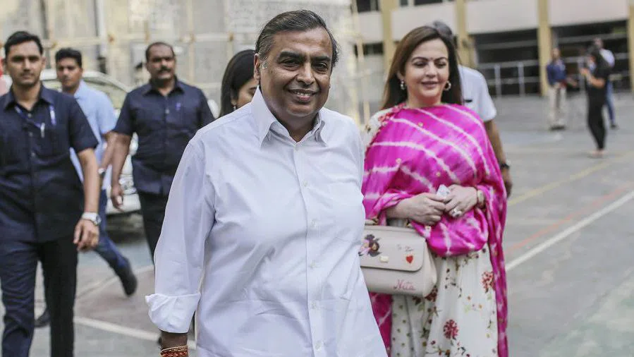 Защо Амбани и BlackRock искат индийците да инвестират в акции – не в злато