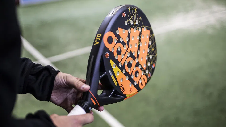 Adidas отново е в играта: Продажбите надминаха очакванията за Q4