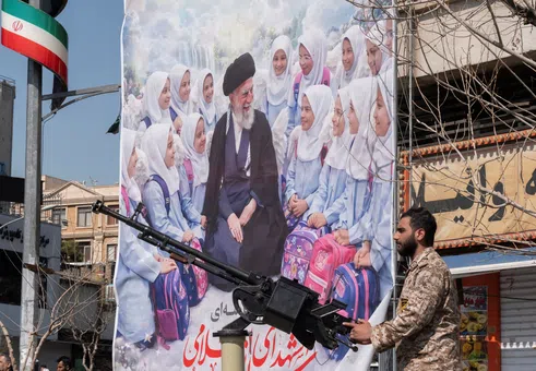 Бивш служител на ЦРУ: Смяната на режима в Иран е много по-трудна, отколкото САЩ си мислят