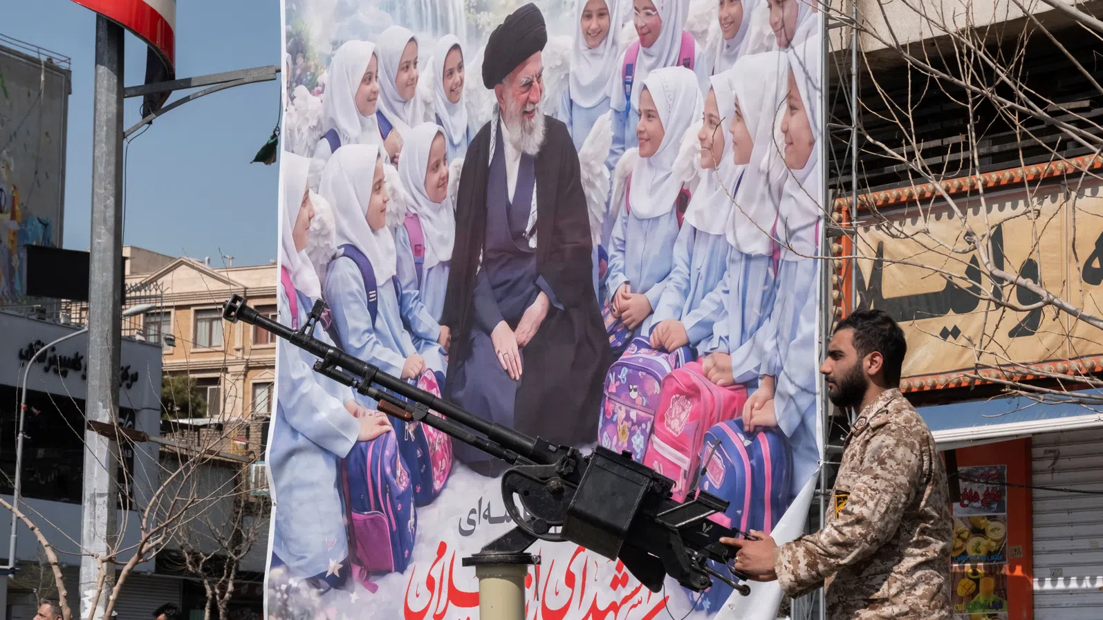 Пентъгонът обяви, че няма да води „безкрайна война“ с Иран. Експертите не са убедени