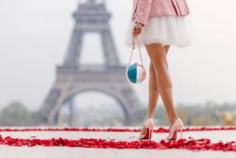 Gen Z вярва, че луксозните чанти са следващия голям клас активи. Така ли е наистина