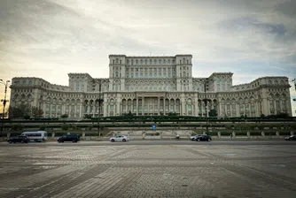 Разпад на проевропейската коалиция: Румъния остана без правителство след вот на недоверие