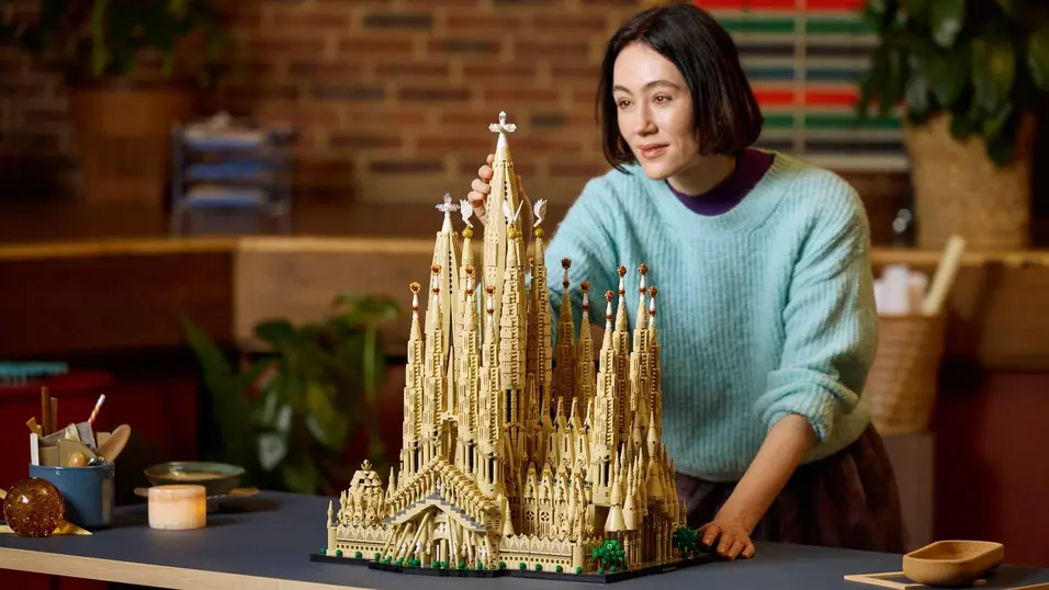 Lego пуска „Саграда Фамилия“ с 12 060 части – най-големият комплект досега