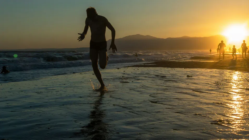 На плажа сте. Трябва ви WC. Марбея ще ви глоби със 750 евро, ако го направите в морето