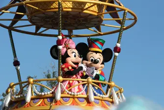 Парковете и круизите донесоха успеха за тримесечието на Disney
