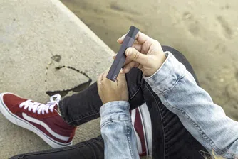 Забранява се и рекламата на тези изделия по радиото и телевизията