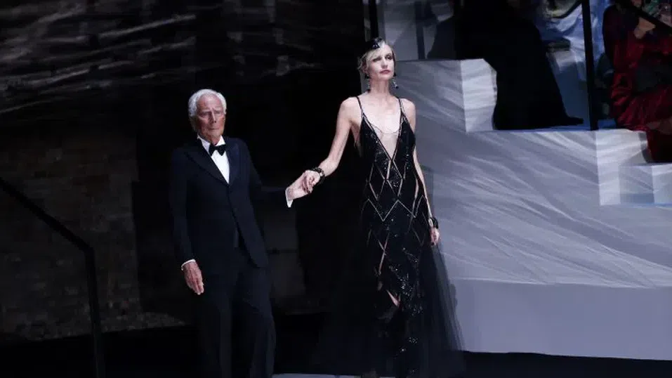 Модната империя на Армани е изправена пред най-голямото си изпитание