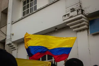 Нова ескалация – два венецуелски военни самолета прелетяха в близост до кораб на американския флот