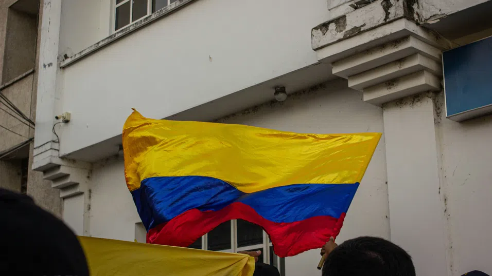 Нова ескалация – два венецуелски военни самолета прелетяха в близост до кораб на американския флот