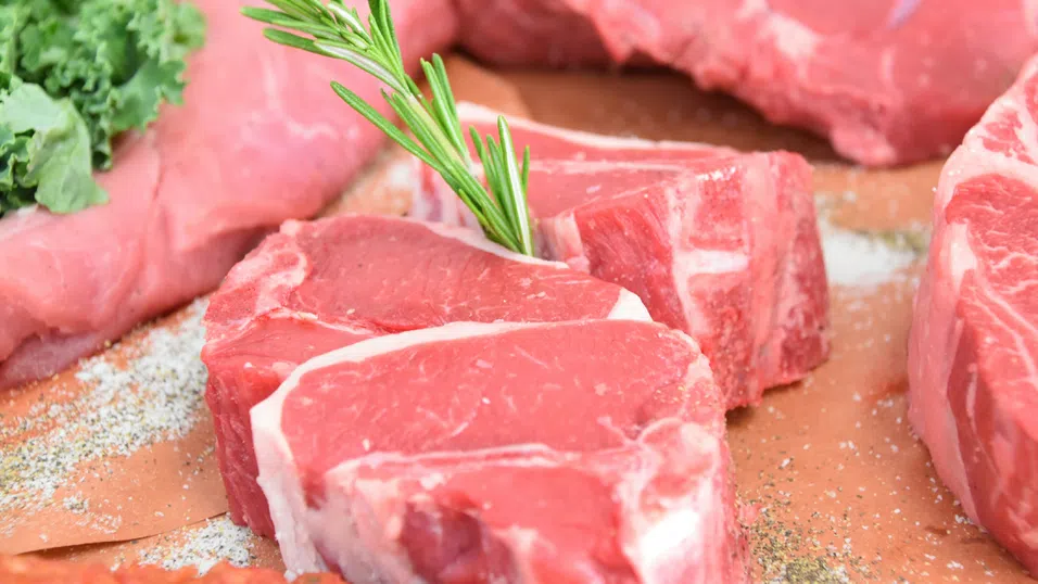 Китай удря вноса на свинско месо от ЕС с временни мита до 62%
