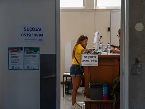 Лула и Флавио Болсонаро отиват на балотаж за президентския пост в Бразилия
