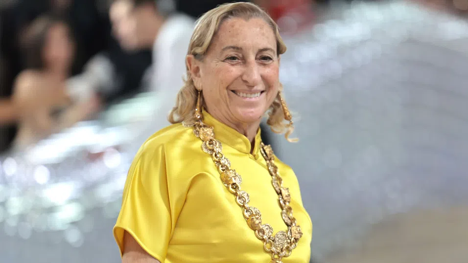 Не се поддава на мрака в лукса: Тайната зад възхода на Miu Miu