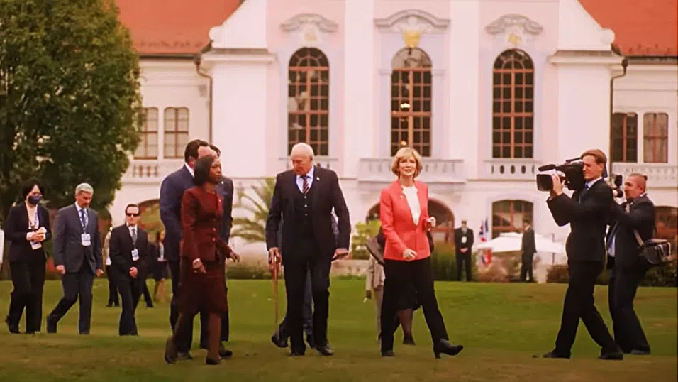 Rumours: Абсурдна комедия за Г-7 и Кейт Бланшет като канцлер, напомнящ на Меркел