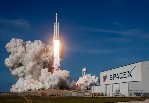 Бивш член на борда на Tesla: SpaceX трябва да реализира поне две от трите си амбициозни цели, за да запази сегашната си оценка