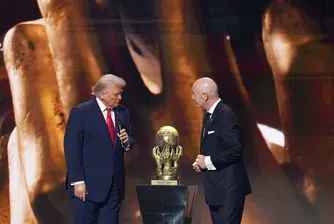 Без Нобел, но с приз от ФИФА: Тръмп получи „едно от най-големите признания в живота му“