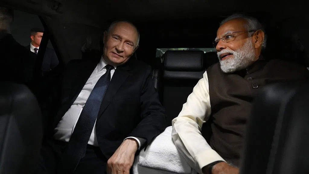 Индия продължава да купува руски петрол въпреки натиска от САЩ