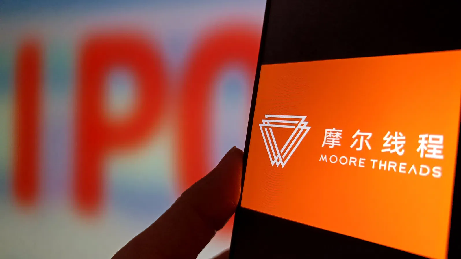 „Китайската Nvidia“ поскъпна с над 400% в първия си ден на търговия