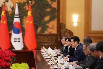 Селфита и усмивки: Южна Корея търси „нова фаза“ в отношенията с Китай