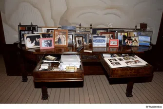 „Игнорирай ги“: Как елитът в социалната „Понци схема“ на Епстийн е утешавал престъпника